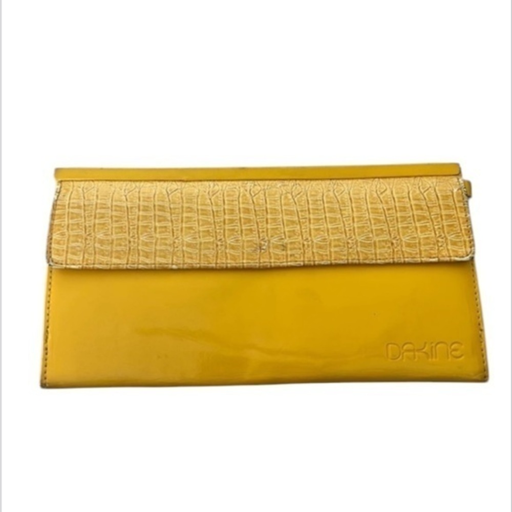 Dakine Ruby Tasche Yellow patent leather clutch wallet